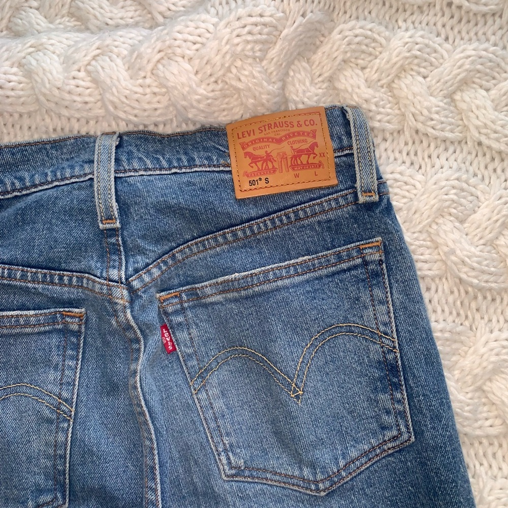 Medium wash Levi jeans